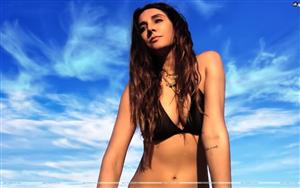 Monica Dogra`s bikini look is a visual treat for us